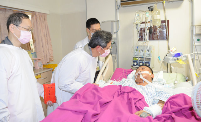 張揆三度親赴臺南關心震災民眾 鼓勵災民堅強生活成為社會驕傲 　共5張