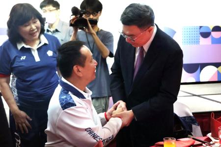 2024年9月11日行政院長卓榮泰出席2024巴黎帕拉運動會代表團返國餐會　共6張