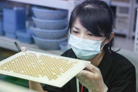 2026年5月5日行政院長卓榮泰參訪千里眼精密部件股份有限公司 　共7張