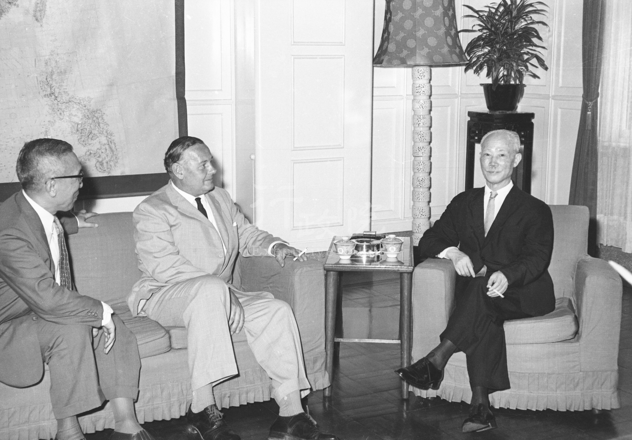1962年7月6日副總統陳誠接見澳洲畜牧專家霍金斯 共1張 　共1張