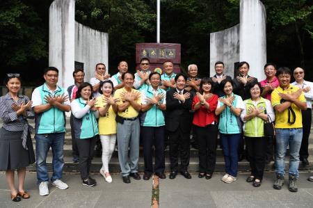 1070729行政院長賴清德視察地理中心碑園區_4