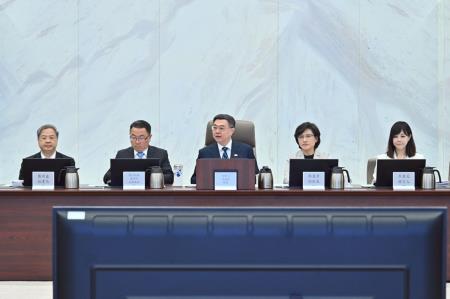 2025年6月19日行政院長卓榮泰主持行政院推動轉型正義會報第6次會議_1　共6張