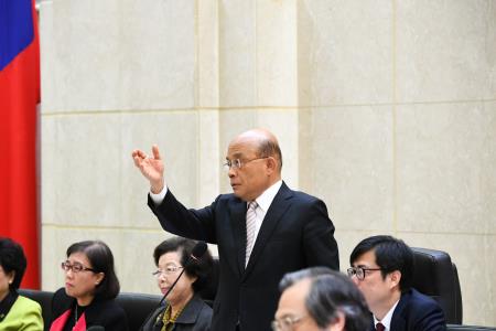 2019年12月20日行政院長蘇貞昌出席監察院108年巡察行政院會議2.jpg