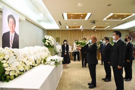 .2022年7月11日行政院長蘇貞昌弔唁日本前首相安倍晉三先生 　共6張