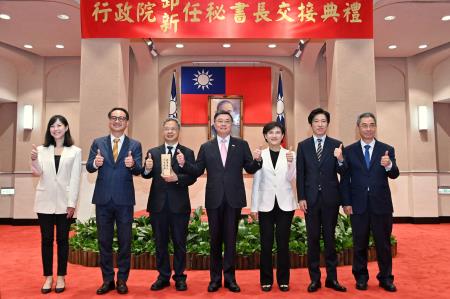 2025年9月1日行政院卸新任秘書長交接典禮　共10張
