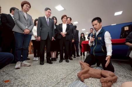 2026年3月22日行政院長卓榮泰出席「115年度防災士培訓」　共5張