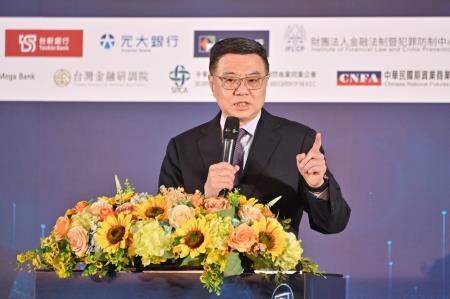 2024年8月20日行政院長卓榮泰出席「2024全面阻絕詐騙論壇閉幕」 _1_ 　共5張