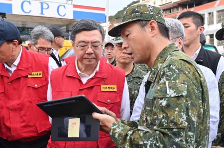 2025年11月12日行政院長卓榮泰視察蘇澳市區民宅淹水及下水道排水改善　共9張