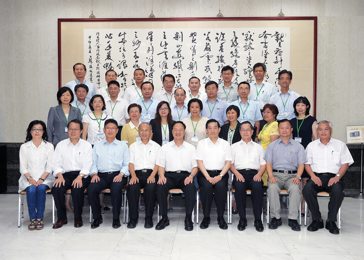 江揆期許公務員從民眾角度出發 提升公務體系評價 　共3張