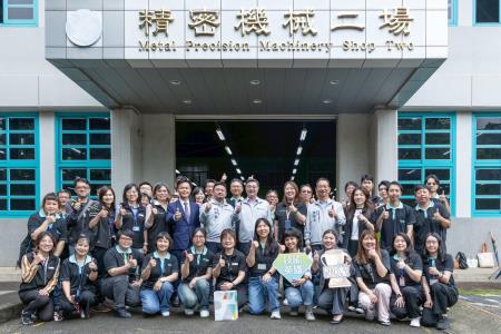 2026年5月5日行政院長卓榮泰訪視第48屆國際技能競賽國手及團隊培訓情形 　共8張