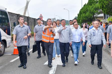 2026年10月31日行政院長卓榮泰視察國道1號五堵交流道-汐止交流道路段拓寬工程辦理情形 　共6張