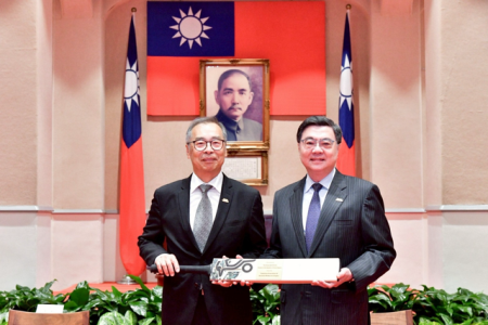 2026年4月13日行政院長卓榮泰接見「墨爾本臺灣同鄉會回國訪問團一行」 　共5張