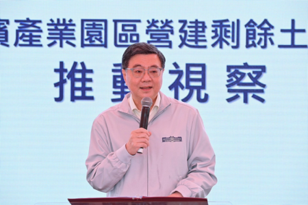 2026年4月18日行政院長卓榮泰視察彰濱產業園區營建剩餘土石方去化推動情形 　共6張