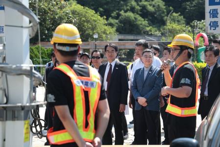 2026年9月18日行政院長卓榮泰出席「臺馬第四海纜完工典禮」 　共8張