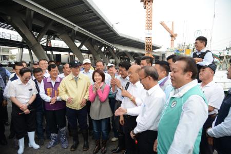 行政院長蘇貞昌視察東港魚市場1