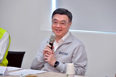 2025年7月5日行政院長卓榮泰視察斗南鎮農會精米工場公糧儲備情形-2 　共8張