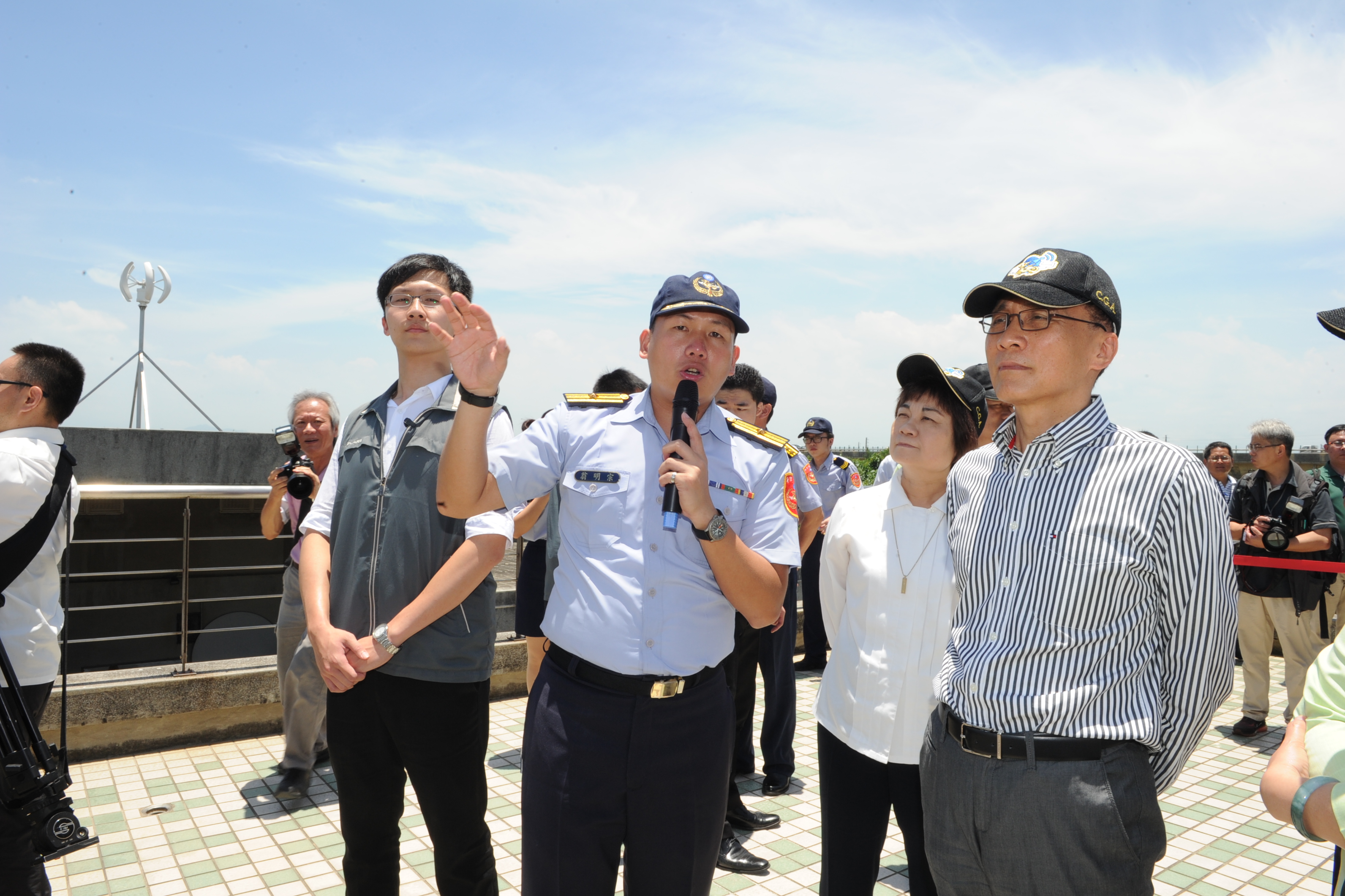林揆視察海巡署第二三岸巡大隊 期勉端節堅守崗位確保國土安全 　共3張