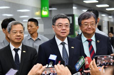 2025年7月24日行政院長卓榮泰出席「2025亞洲生技大會開幕典禮」　共8張