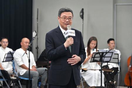 2024年7月18日行政院長卓榮泰出席「臺灣文化前進巴黎奧運」專案戲曲新編《在恁佮意》開箱記者會　共7張