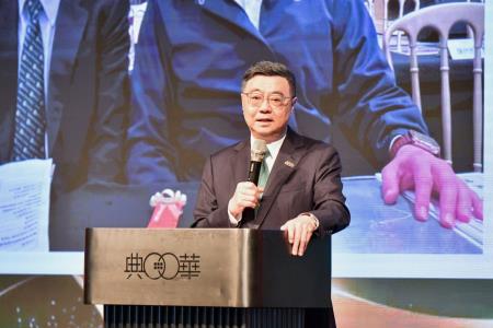 2026年10月31日行政院長卓榮泰參加台北市大台南同鄉會第5屆第2次會員大會 　共3張