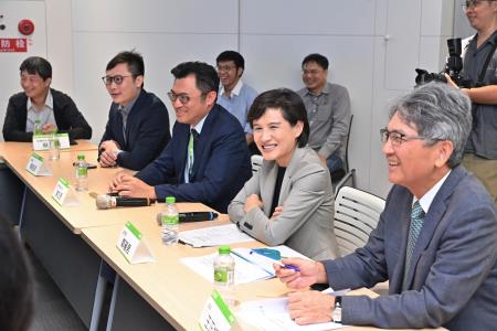 2024年8月29日行政院副院長鄭麗君參訪宏碁智醫股份有限公司 　共7張