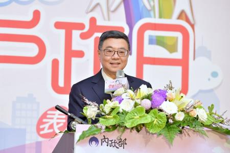 2024年7月1日行政院長卓榮泰出席「113年全國戶政日活動頒獎表揚典禮」　共7張