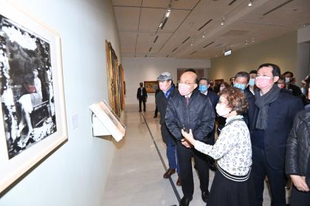 2022年12月17日行政院長出席「畫筆下的真實_李梅樹120歲藝術紀念展」開幕式2　共4張