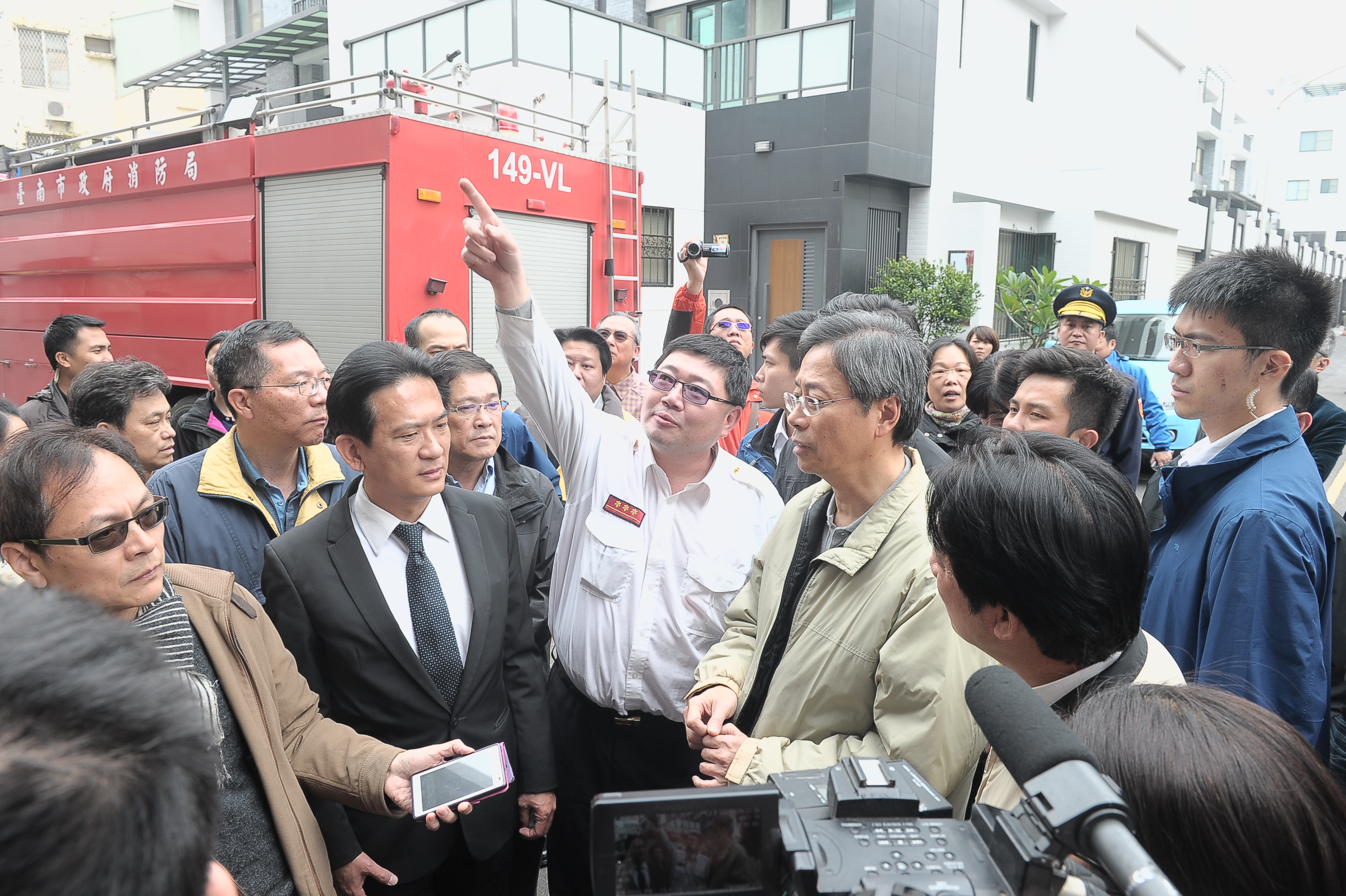 張揆赴臺南關切停水戶供復水情形 指示全力以赴儘速恢復全面供水