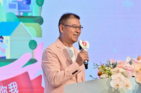 2026年5月2日行政院長卓榮泰出席「2026第十五屆南丁格爾獎頒獎典禮」 　共10張