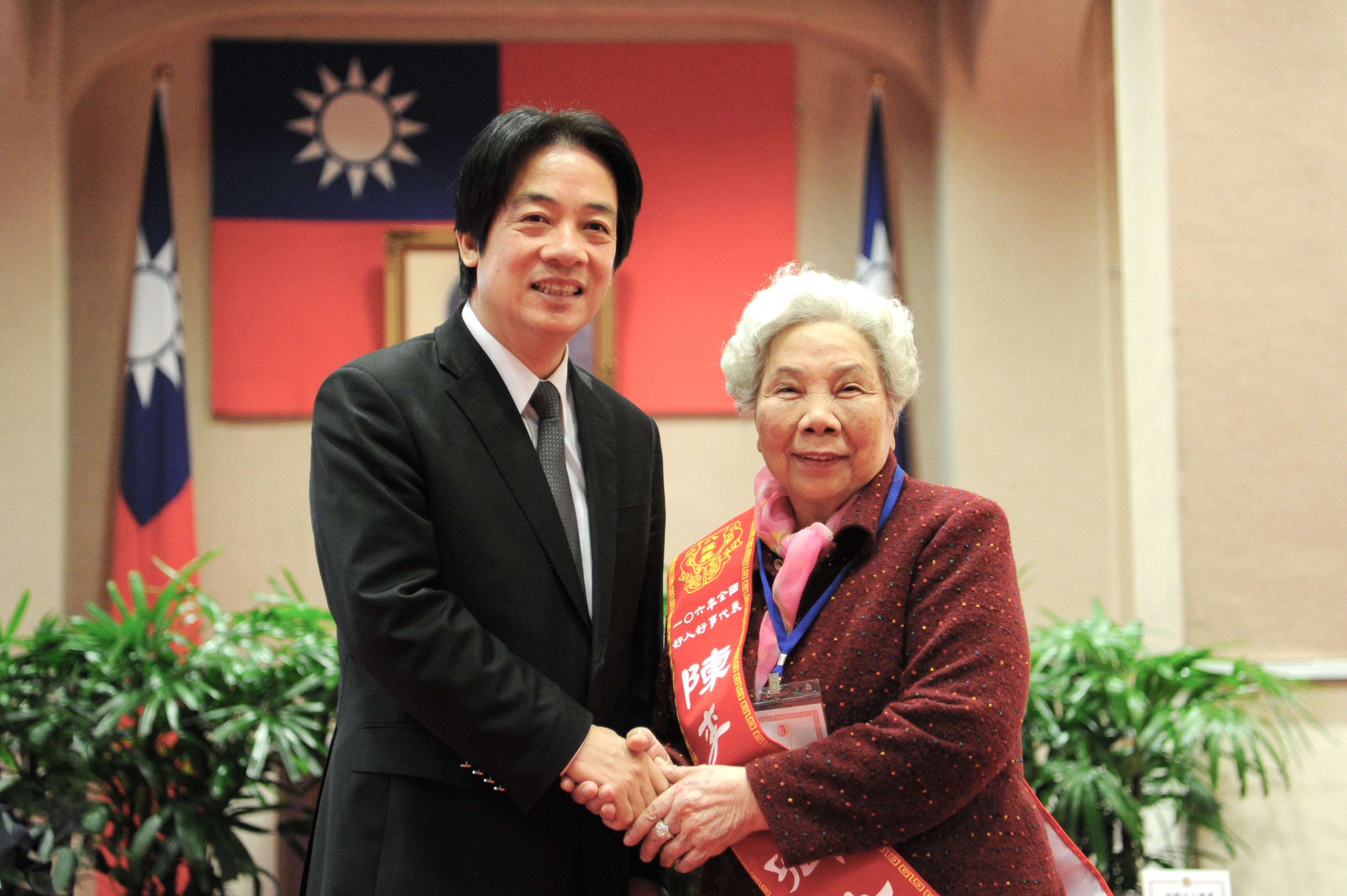 賴揆接見全國好人好事代表　盼帶動社會行善 　共5張