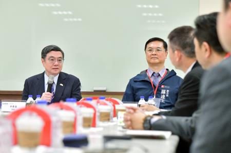 2026年1月30日行政院長卓榮泰出席航太產業座談會 　共9張