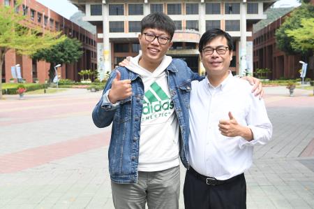 20190316行政院副院長陳其邁出席「高雄人工智慧學校高階經理人班開幕典禮」S__59129936 　共13張