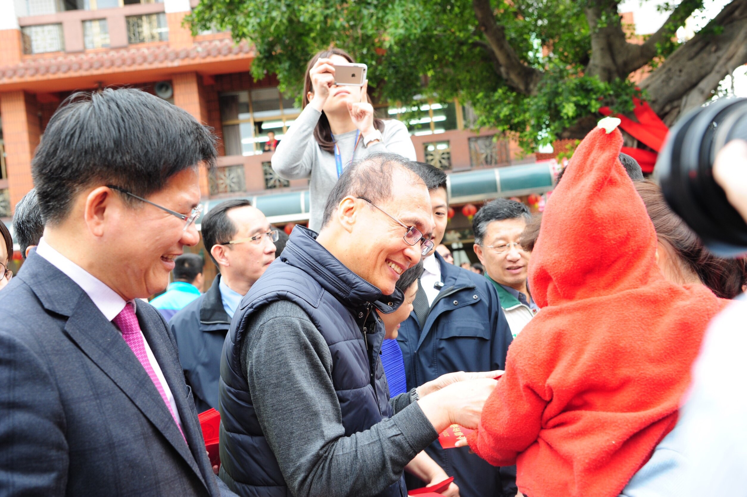 林揆初四赴新港奉天宮等參拜祈福   祈求社會平安祥和　共12張