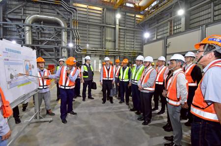 卓院長今(16)日視察中油觀塘接收站及台電大潭廠增建計畫照片 共12張_10 　共12張