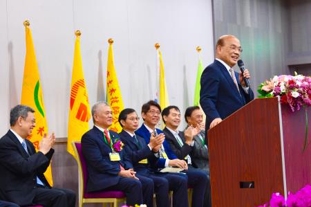 2019年9月22日行政院長蘇貞昌出席中華民國土木技師公會全國聯合會第10屆第1次會員代表大會_2　共3張