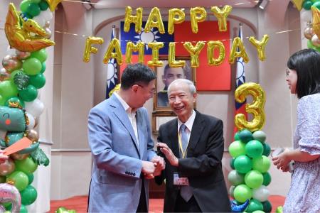 行政院長卓榮泰出席行政院親子日活動　共10張
