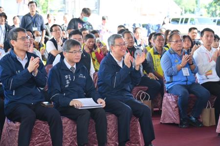 2023年11月21日行政院長陳建仁出席「倉前安居社會住宅開工動土典禮」5　共10張