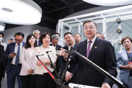 2025年9月5日行政院長卓榮泰參訪巨大公司並與自行車業者交流座談會 　共9張