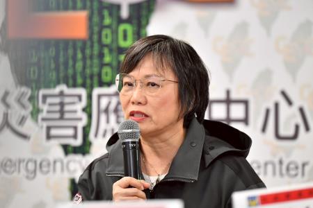 2026年2月14日行政院長卓榮泰慰勉消防署救災救護指揮中心春節留守值勤人員　共8張