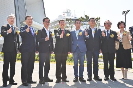 2023年3月6日行政院長陳建仁出席「高雄港旅運中心郵輪首航暨旅運設施啟用典禮」2.