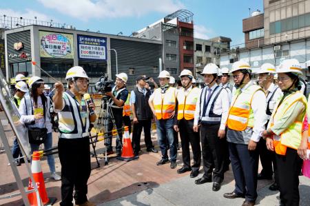 1070728行政院長賴清德視察機場捷運A22老街溪站工程進度_1