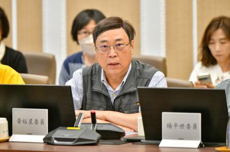 2026年5月25日行政院副院長鄭麗君主持國家都市林推動委員會第一次會議  　共8張