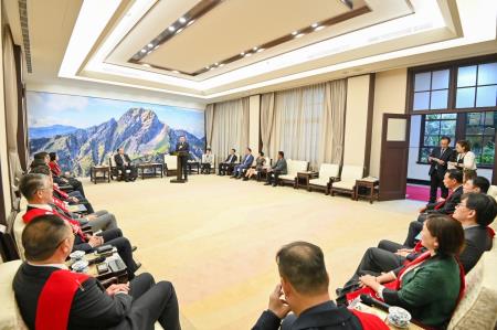 2024年11月13日行政院長卓榮泰接見第33屆國家磐石獎暨第26屆海外台商磐石獎得獎企業6　共9張