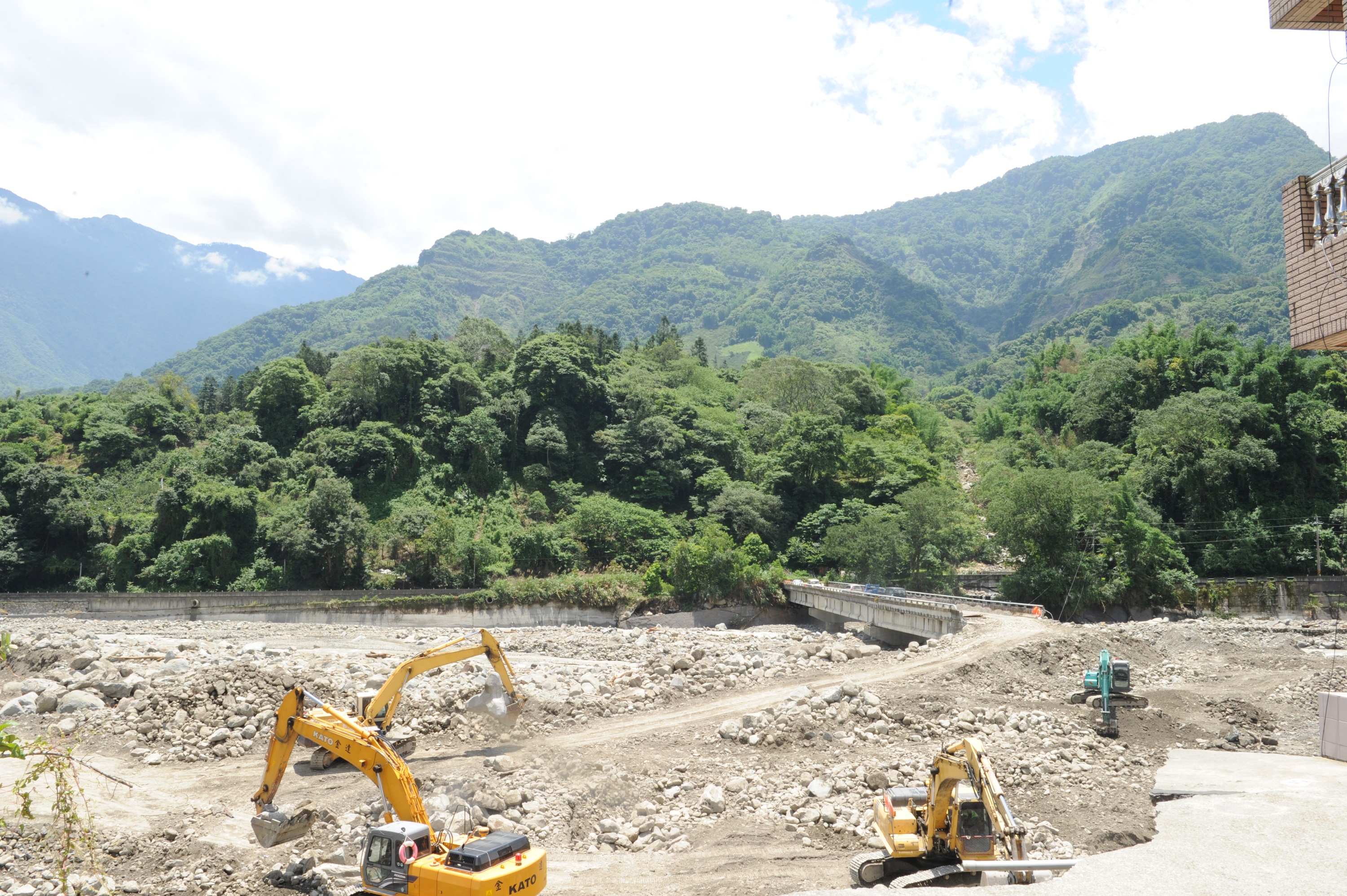 林揆訪視0601豪雨南投災後復原情形 強調「從優、從速、從寬、從簡」辦理復建工作 　共8張