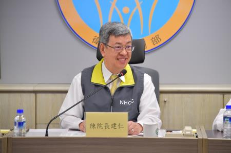 2023年4月25日行政院長陳建仁視察嚴重特殊傳染性肺炎中央流行疫情指揮中心。 　共6張