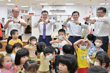 卓院長今（13）日訪視「台電職場互助教保服務中心」照片 共10張　共11張