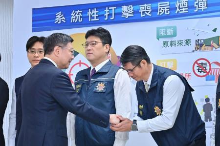 卓院長今(27)日出席「第11波安居緝毒專案」成果記者會照片 共10張
