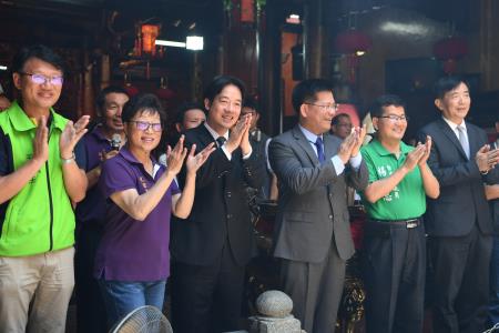 1070729行政院長賴清德至朝元宮參拜祈福_4