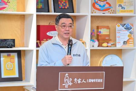 2026年8月15日行政院長卓榮泰參訪左鄰秀家人照顧咖啡館 　共8張