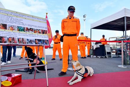 2026年1月30日行政院長卓榮泰出席「緝獲金昌隆貨輪走私毒品聯合記者會」暨春節前視導 　共6張